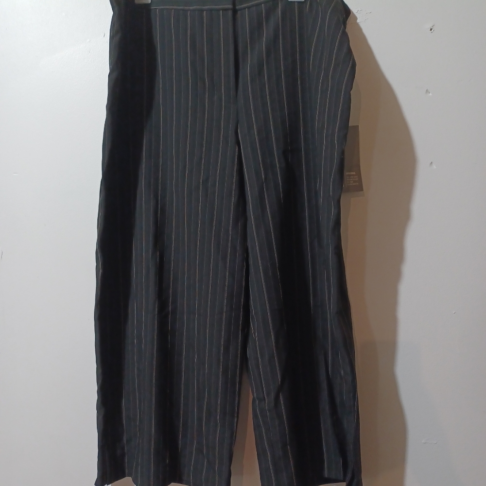 Chicos Womens Size 3 Culotts Black With Pin Stripe Of Brown Pre Owned